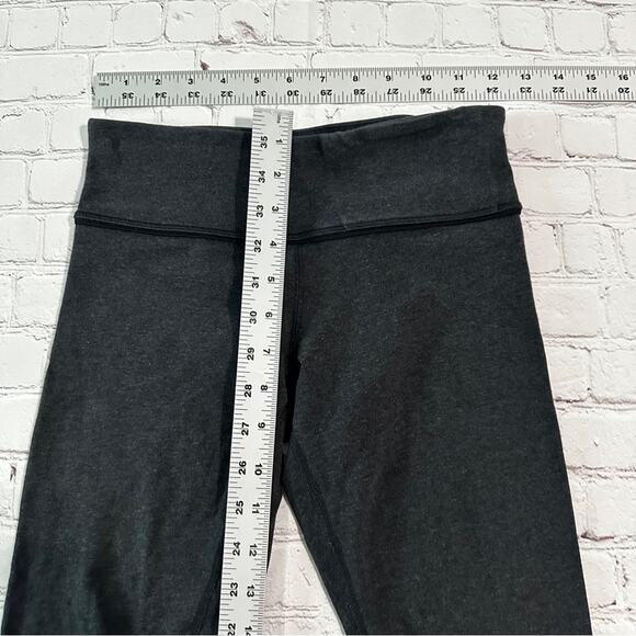 Lululemon leggings and size 4 - Picture 5 of 7